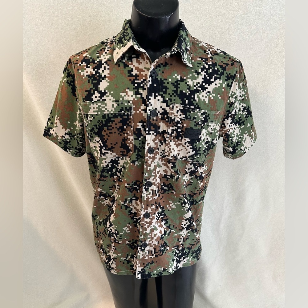 Snoop Dogg Shirt Men’s Medium Dogg Supply Digital Camo Button Up Short Sleeve